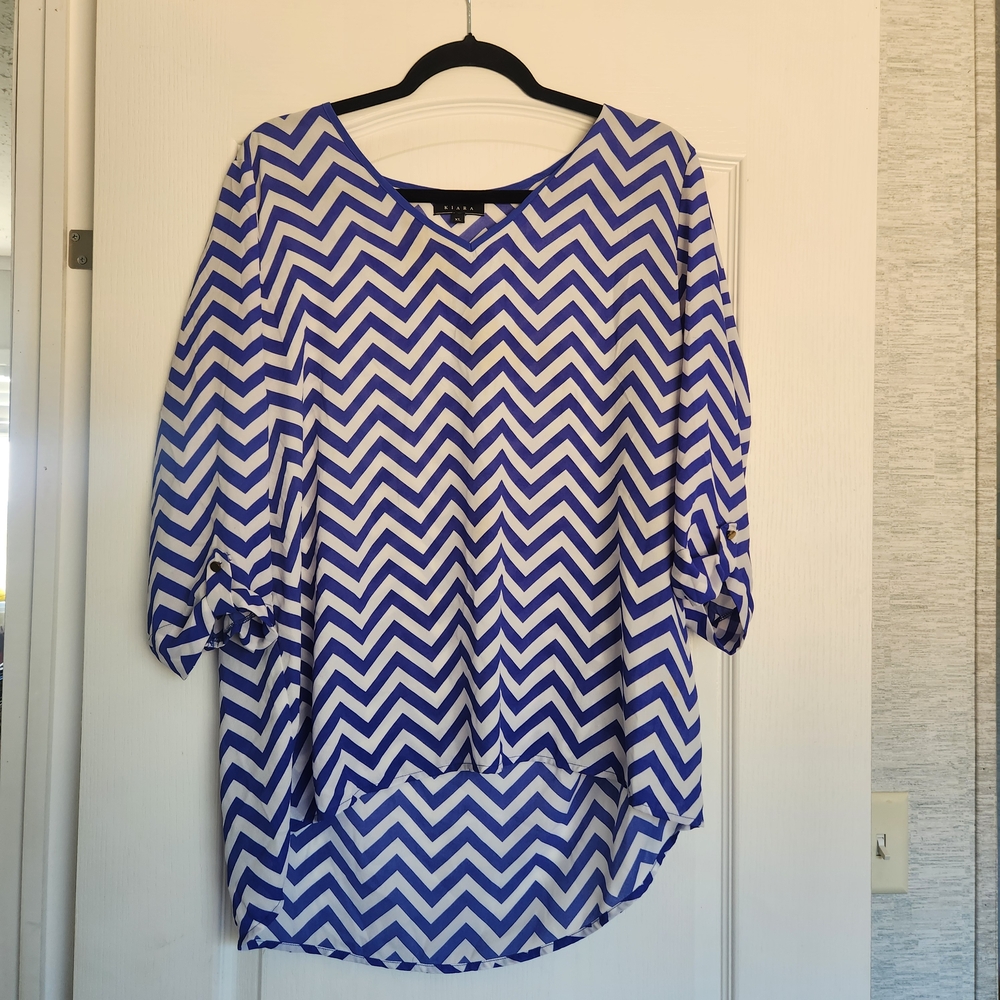 Kiara Zigzag Patterned Blue Blouse Size XL Euc